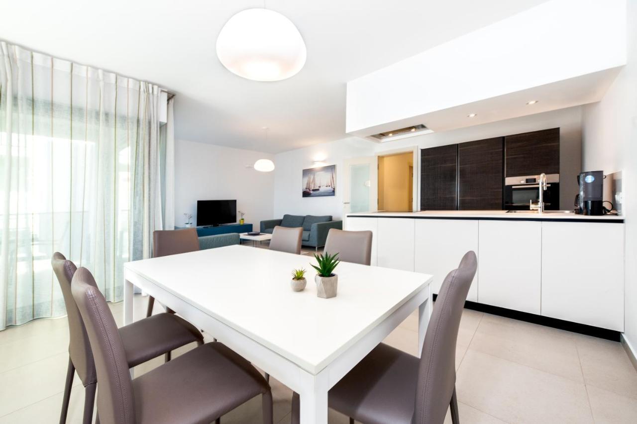 Sunny Day - Apartment With Parking روفينج المظهر الخارجي الصورة