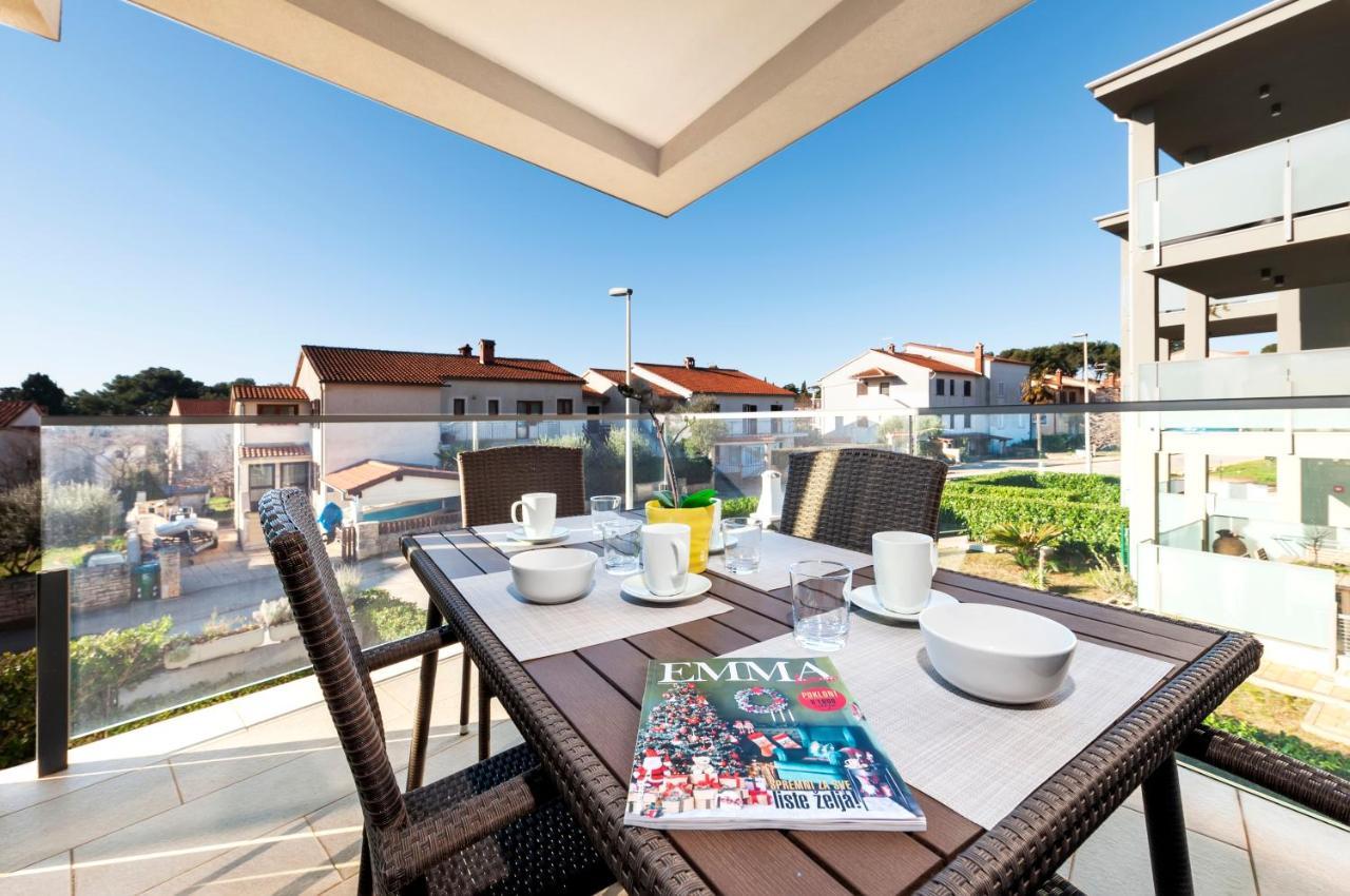 Sunny Day - Apartment With Parking روفينج المظهر الخارجي الصورة