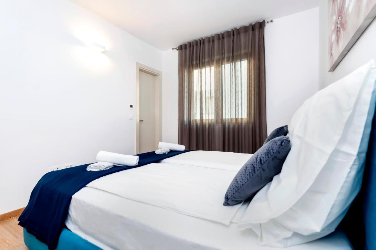 Sunny Day - Apartment With Parking روفينج المظهر الخارجي الصورة