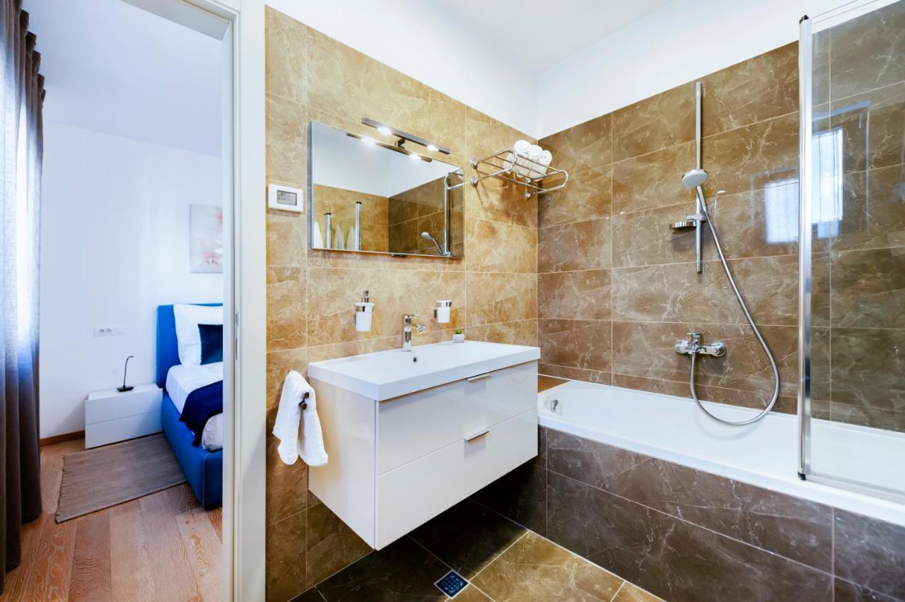 Sunny Day - Apartment With Parking روفينج المظهر الخارجي الصورة