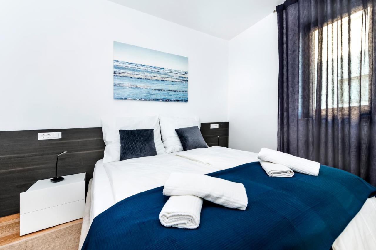 Sunny Day - Apartment With Parking روفينج المظهر الخارجي الصورة